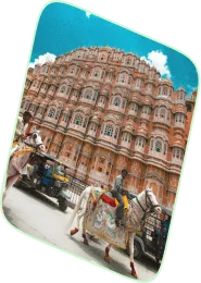 Hawa Mahal street scene